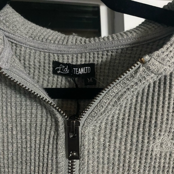 Cropped Zip Up Sweater - Picture 2 of 3